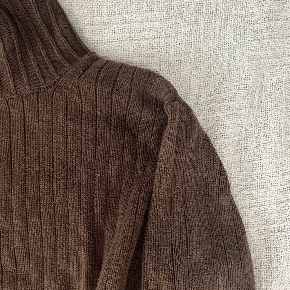 Vintage Brown Ribbed Turtleneck Sweater